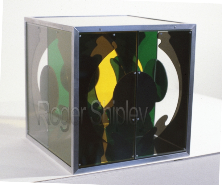 PP65, 3qtr view, 13x13x13.5 inches, plexiglass, mirror, aluminum, 1987.jpg